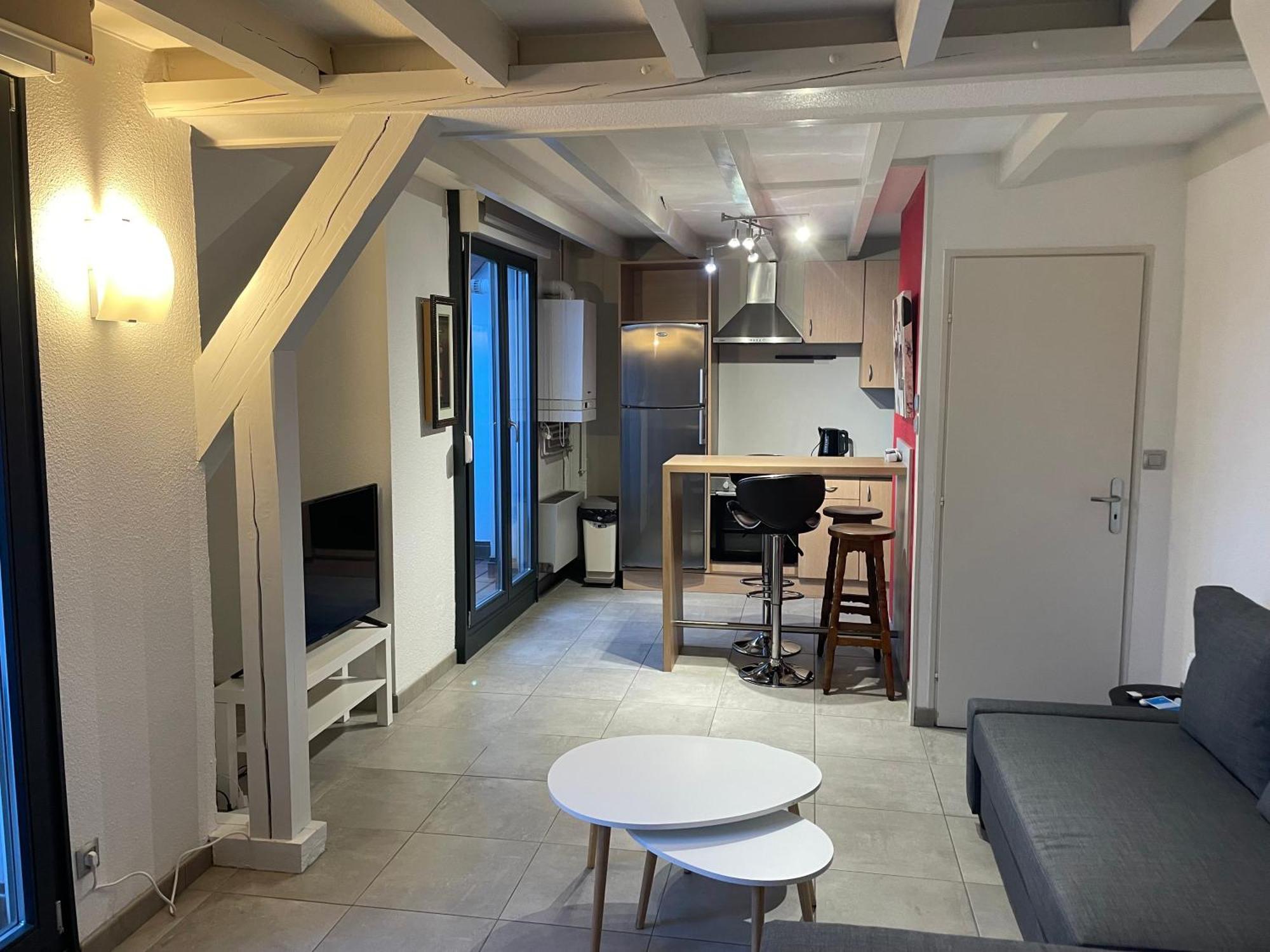 Fathala - Appartement Lumineux En Dernier Etage - Face A La Gare Routiere Sarrebourg Bagian luar foto